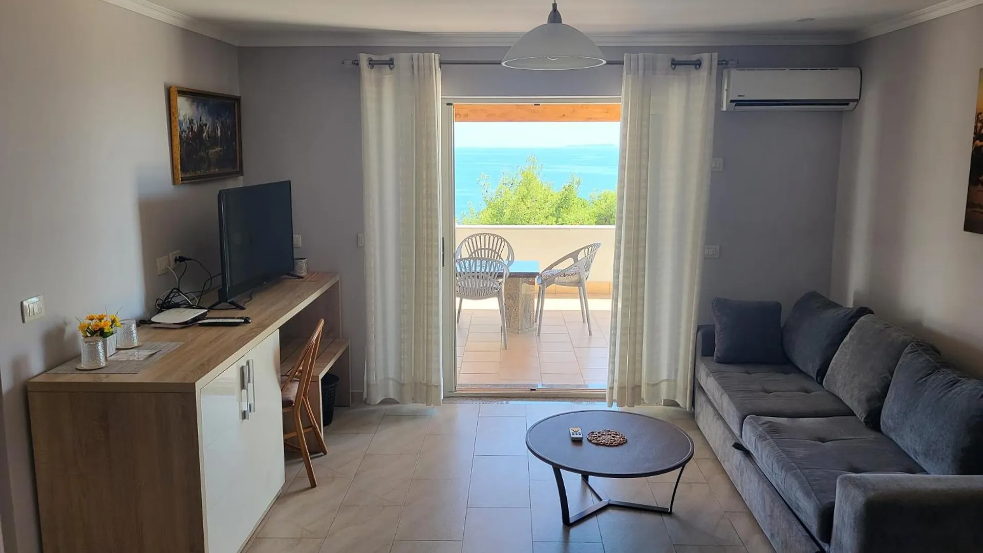 Augustus Hotel Dhermi