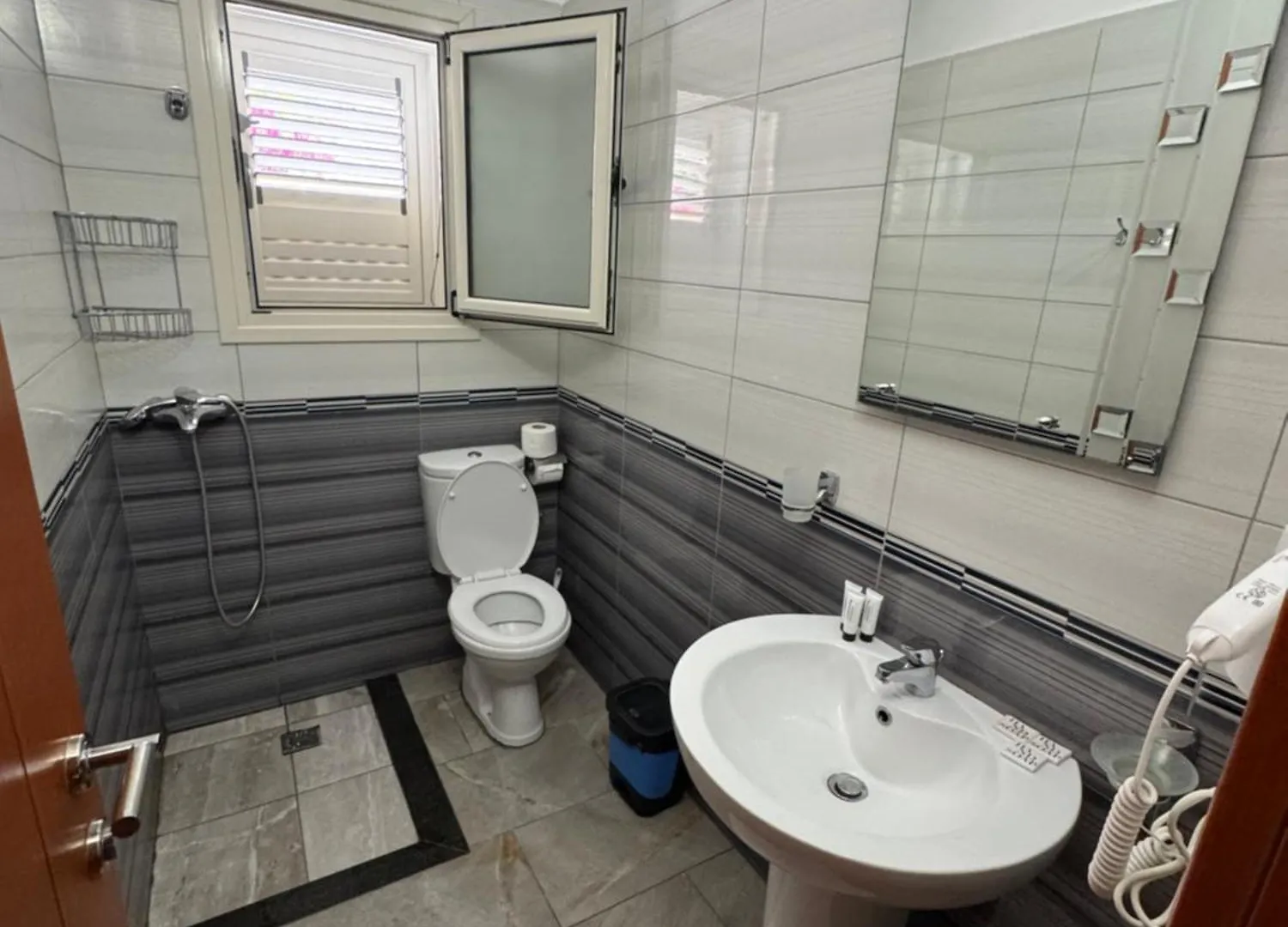 Augustus Hotel Dhermi 3*,  Albania