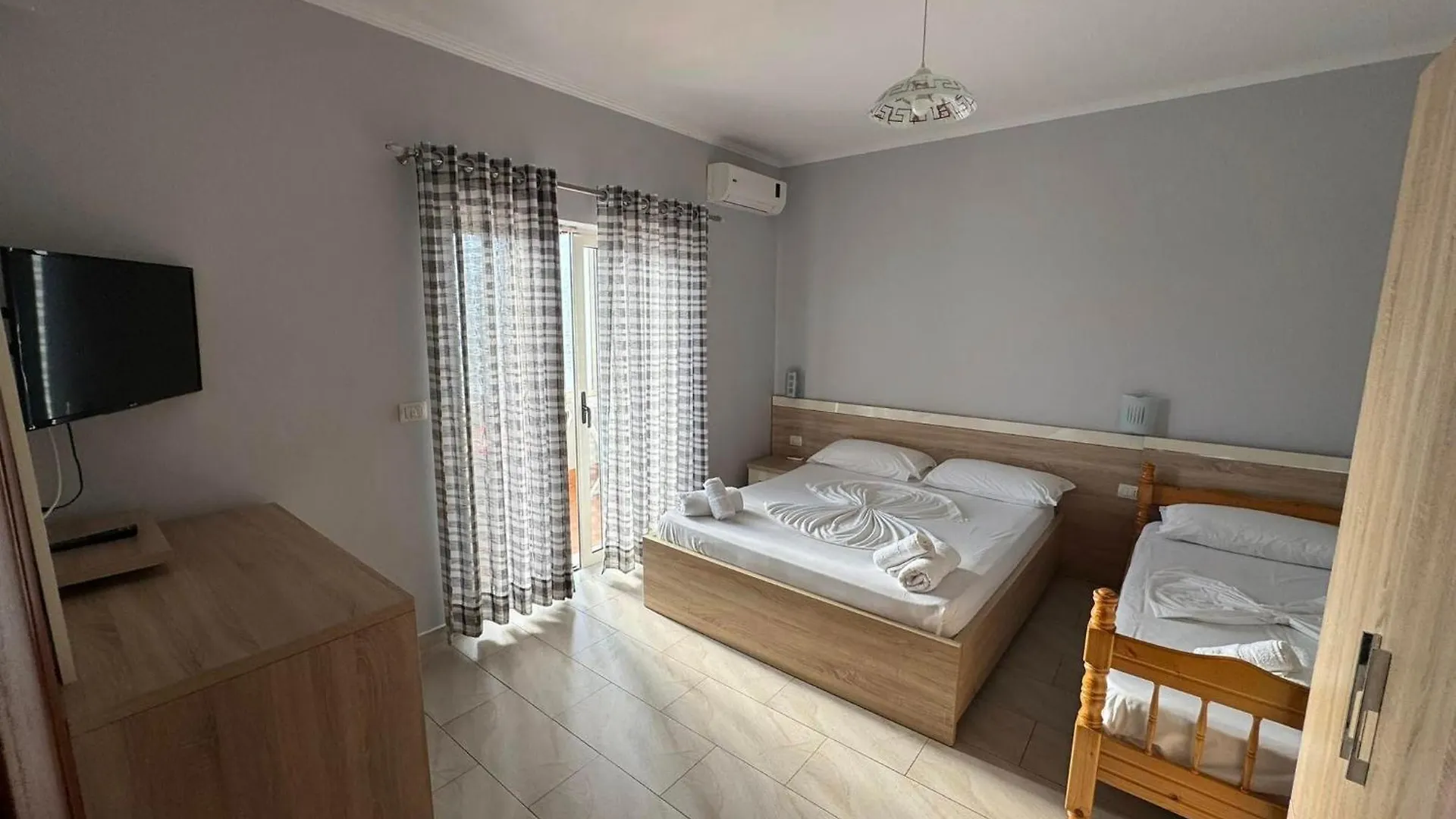 ***  Augustus Hotel Dhërmi Αλβανία